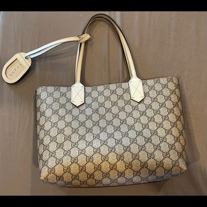 Gucci GG supreme canvas reversible tote
